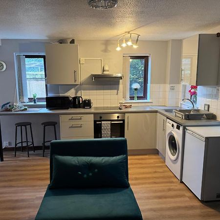 One Bed Ground Floor Flat Next To The Train Station Apartment Amersham Bagian luar foto