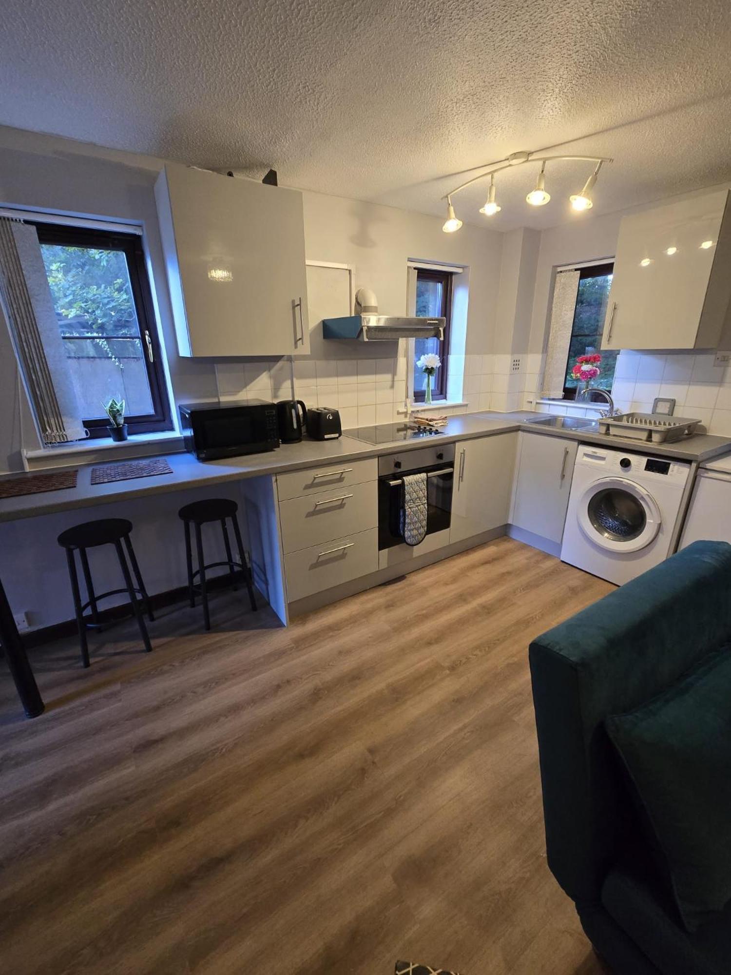 One Bed Ground Floor Flat Next To The Train Station Apartment Amersham Bagian luar foto